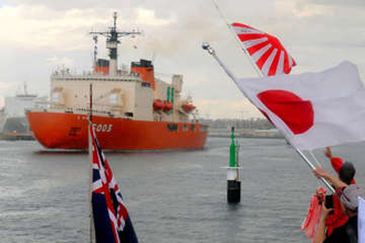 しらせ、フリマントル出港　南極観測隊、新メンバーも