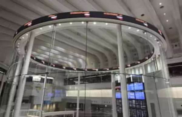 東証、午前終値は5万2931円　米欧対立懸念、金利上昇