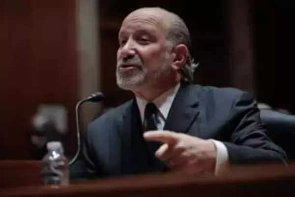 米議会で商務長官に辞任圧力　富豪交遊説明に偽り？政権は擁護