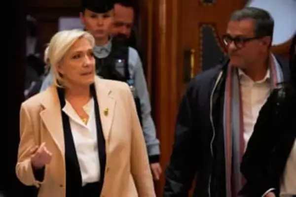 仏極右ルペン氏に7月判決　27年大統領選出馬か決断