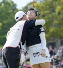 昨年覇者の菅沼菜々が通算4勝目　女子ゴルフ最終日