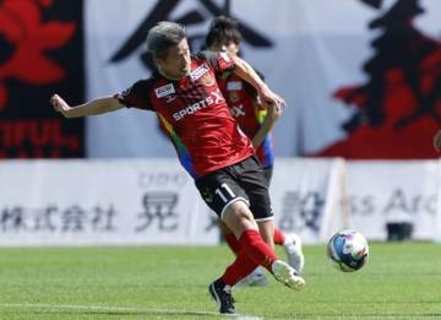 カズが最年長出場記録更新　先発で59歳1カ月24日