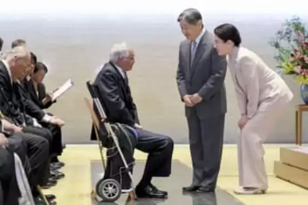 両陛下、障害者と懇談　厚労相表彰、皇居・宮殿