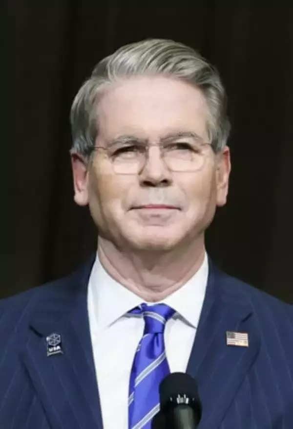 米軍、有志国と船舶護衛も　ホルムズ海峡、ベセント氏