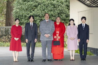 トンガ皇太子夫妻と懇談　秋篠宮ご一家