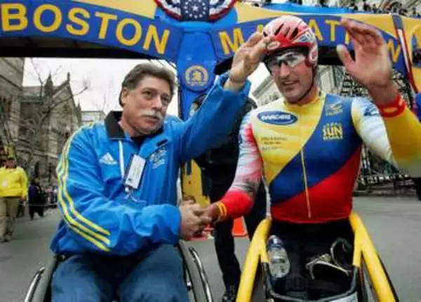 車いすマラソンの父が死去　米国出身のボブ・ホールさん