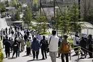 旭山動物園が営業開始　遺体焼却容疑で職員逮捕