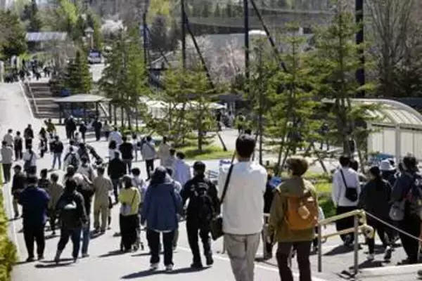 旭山動物園が営業開始　遺体焼却容疑で職員逮捕