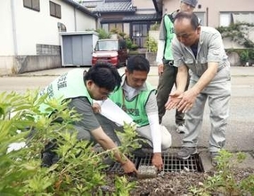 能登地震液状化の土地で境界調査　石川・内灘、住民が現地立ち会い