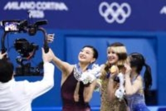 「ビクトリーセルフィー」定番に　表彰式の自撮り、ファン好評