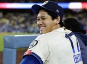 大谷、見事なお返し　高々と先頭打者アーチ