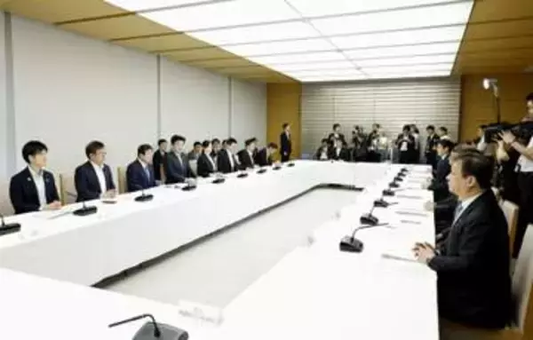 政府、外国人受け入れ規制議論へ　有識者会議新設、今年度中に方針