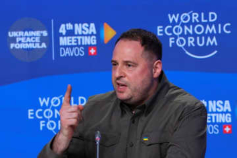 ウクライナ政権、厳しい局面に　「影の支配者」を解任