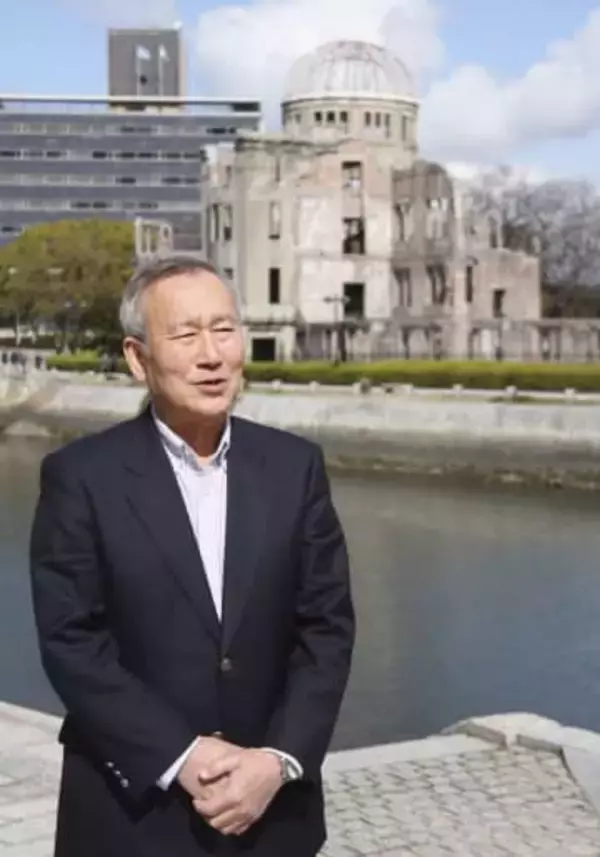 前広島市長が開会式で五輪旗運ぶ　男子マラソンのキプチョゲも行進