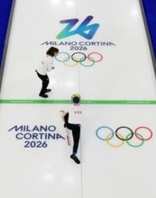 英国、無傷の5連勝　カーリング・6日