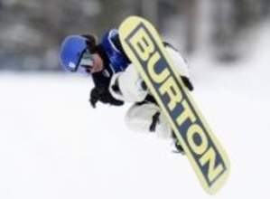 深田茉莉「最年少でも価値同じ」　スノボ女王、一夜明け会見