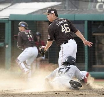 楽天・藤平が背信、悪夢の5連敗　九回の抑えで暴投、5失点喫す