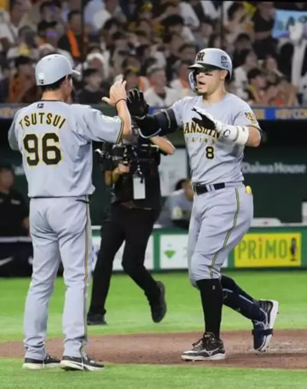 巨1―5神（12日）　佐藤2発、阪神3連勝