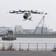 空飛ぶクルマがデモ飛行　スカイドライブ、東京で