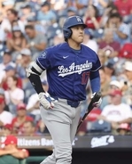 鈴木17号ソロ、大谷無安打　吉田計2安打、連勝止まる
