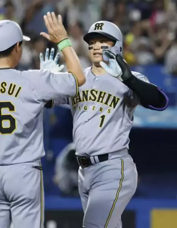 ヤ3―7神（1日）　阪神が3連勝、単独首位