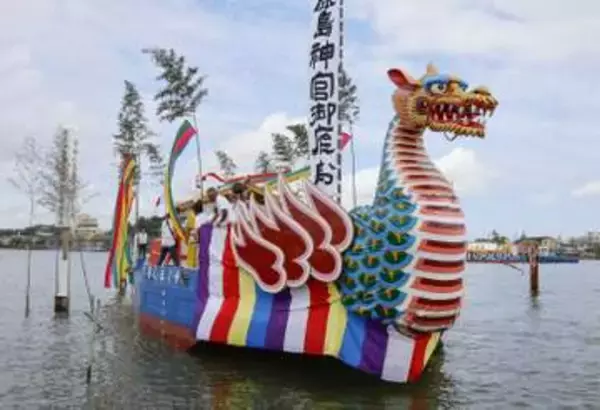 水郷の一大絵巻に喝采、鹿島神宮　12年に1度、午年の「御船祭」