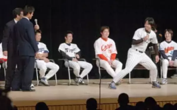 ＜あのころ＞プロ野球選手が高校生指導　22年前の12月26日