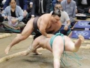霧島4連勝、琴桜は2勝目　新関脇2人は3敗、全勝3人