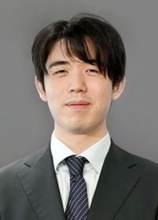 藤井六冠、朝日杯5度目の優勝　将棋、羽生九段と並び最多