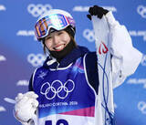 「モーグル中尾、膝の痛みに泣く　初舞台「立てているのも奇跡」」の画像1