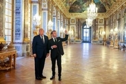 ベルサイユ宮殿で夕食会　フランス大統領、トランプ氏歓待