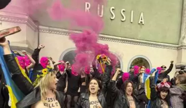 ベネチア美術展が開幕へ　ロシア参加に抗議