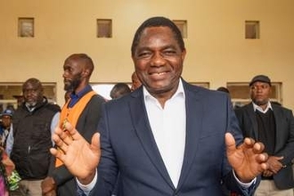 ザンビア大統領再選　物価高で野党候補票伸ばす