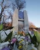 「スキーバス事故から10年で献花　大学生ら41人が死傷、軽井沢」の画像1