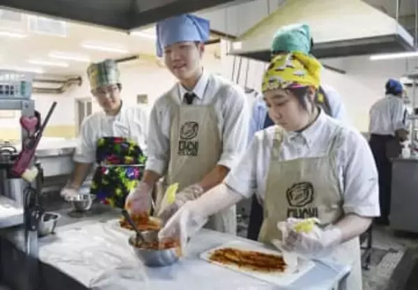 柔軟な発想武器に「キムチ部」で漬かる青春　コリアンタウン近くの高校