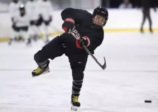 小池詩織主将「いい雰囲気」　アイスホッケー女子、練習公開