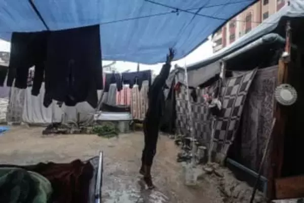 ガザで乳児が凍死と報道　雨でテントの浸水相次ぐ