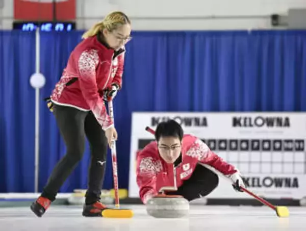 カーリング小穴、青木組が3勝目　冬季五輪予選