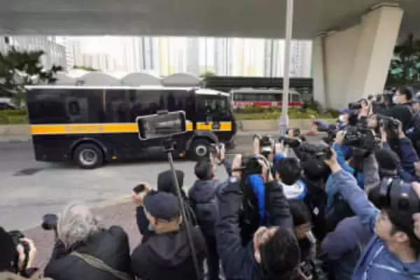 香港紙創業者に懲役20年　リンゴ日報、国安法違反罪