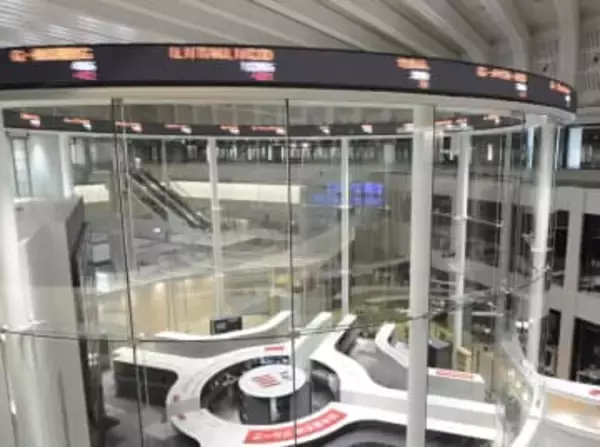 東証大幅続伸、5万7000円　高市政権への期待で連日最高値