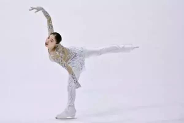 住吉りをんV、中田璃士SP首位　フィギュアの東京夏季大会