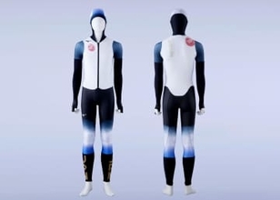 「情熱の青」で空気抵抗3％減　スピードスケートの五輪スーツ