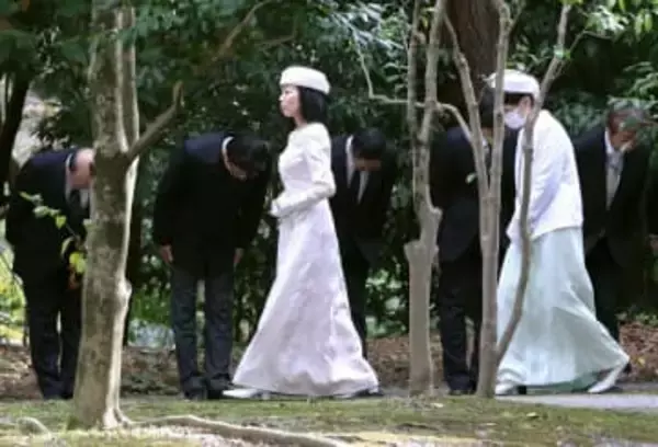 三笠宮妃百合子さま皇霊殿に　喪主で孫の彬子さまら参列