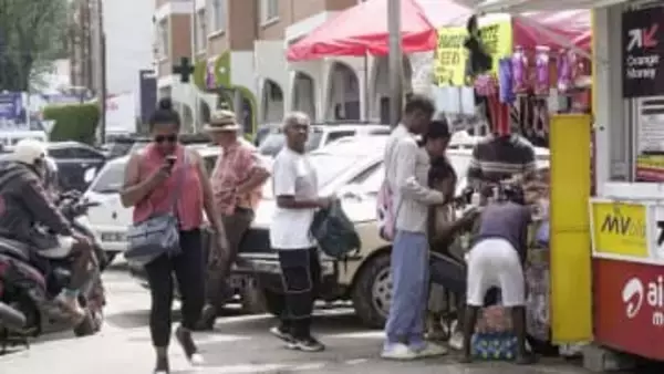 Z世代の若者、暫定政権に不満　マダガスカル政変2カ月