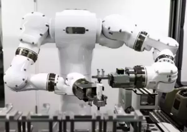 ロボットが医学実験を自動遂行　東京科学大、都内に拠点オープン