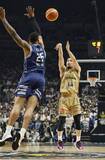 「Bリーグ決勝、琉球が長崎に先勝　71―69で競り勝つ」の画像1