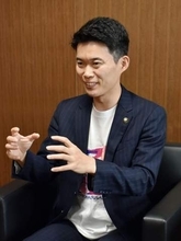 京都の女性市長産休に「大賛成」　2度育休の男性市長エール