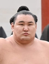 横綱豊昇龍が秋場所休場　3場所連続、右膝痛で