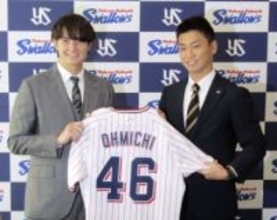 ヤクルト入りの大道が会見　現役ドラフトで広島から移籍