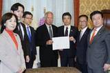 「衆院議長に充実審議要請　野党幹部、予算案巡り」の画像1